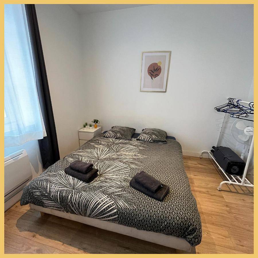 Appartement entier, One-Bedroom Apartment in Saint-Genis-Laval, Lyon et ses environs