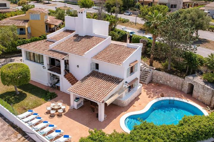 Finca for 11 people, with pool and garden as well as view in Santa Ponça