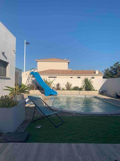 Location de vacances pour 6 personnes, avec jardin ainsi que piscine et jacuzzi à Port-Saint-Louis-du-Rhône - 3