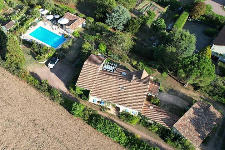 Chambre d’hôte pour 2 personnes, avec piscine et jardin