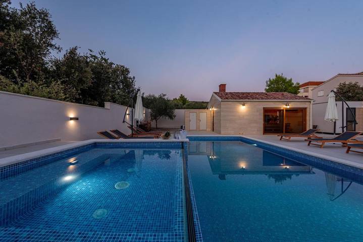 Camping pour 4 personnes, avec piscine et jardin en Dalmatie - 2