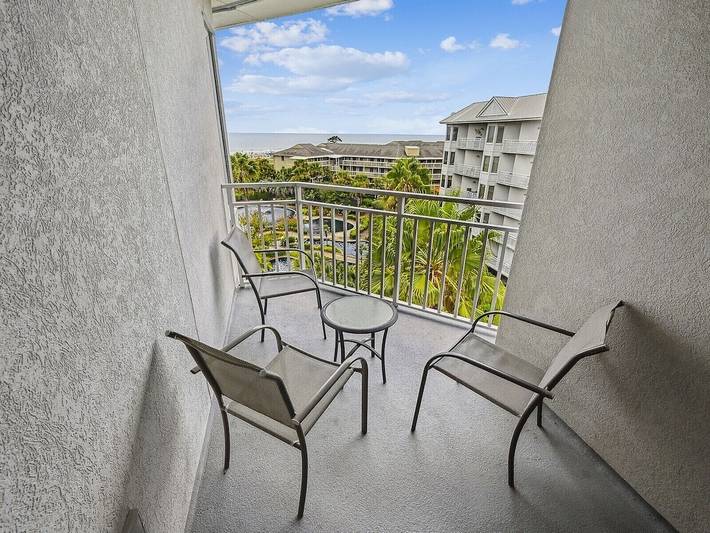 Vacation home for 8 people, with pool and hot tub as well as balcony in Hilton Head Island