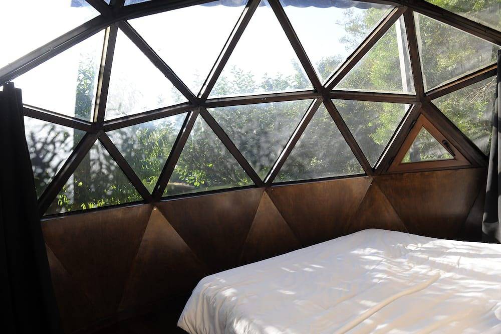 Romantic Dome in Remanso do Manantial in A Pobra do Caramiñal, Rías Baixas