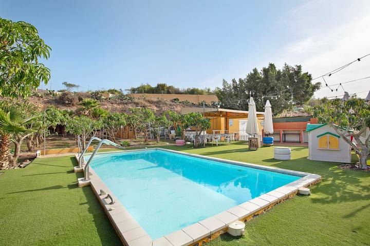 Chalet para 16 personas, con Jardín