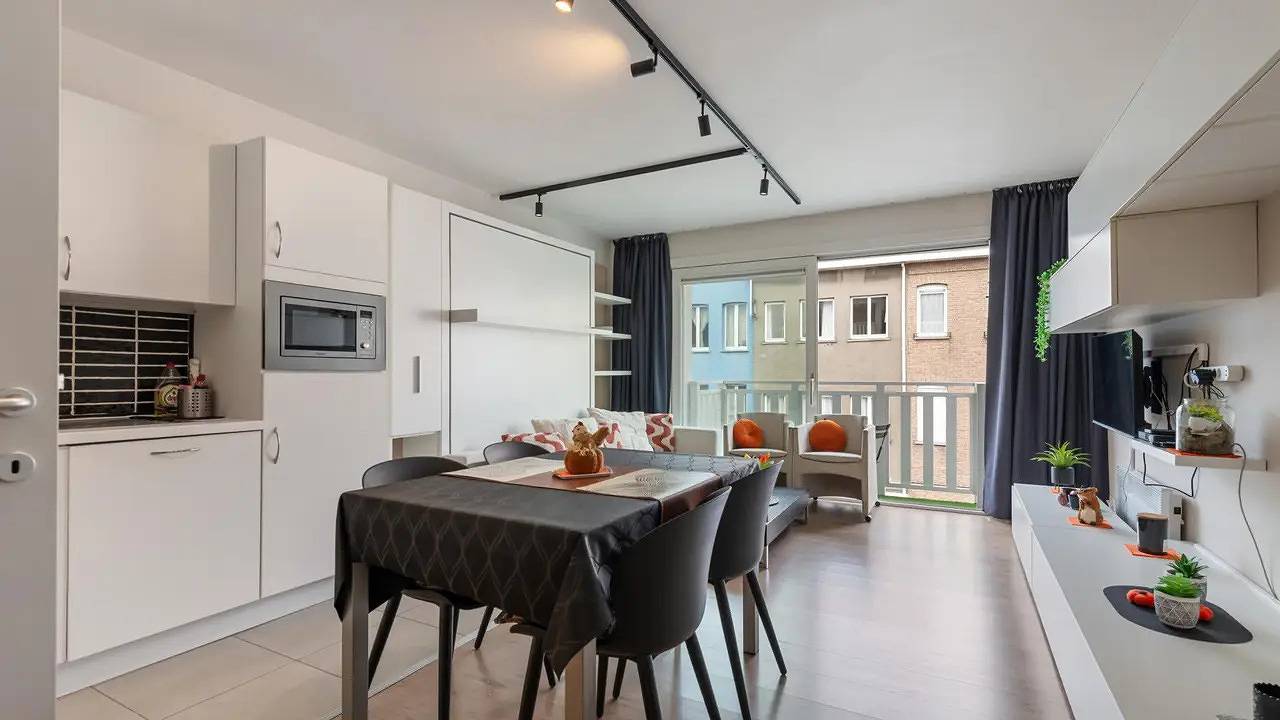 Geheel vakantieappartement, Vakantieappartement voor 3 personen met balkon in De Panne, Belgische Kust