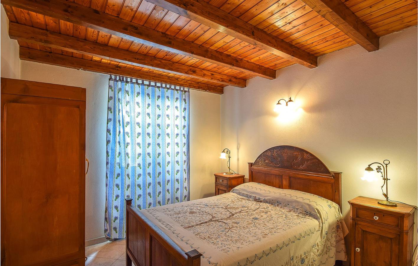 Geheel vakantieappartement, San Lorenzo Apt: Keuken, Waterpark, Stadscentrum in Santo Stefano d'Aveto, Provincie Genoa