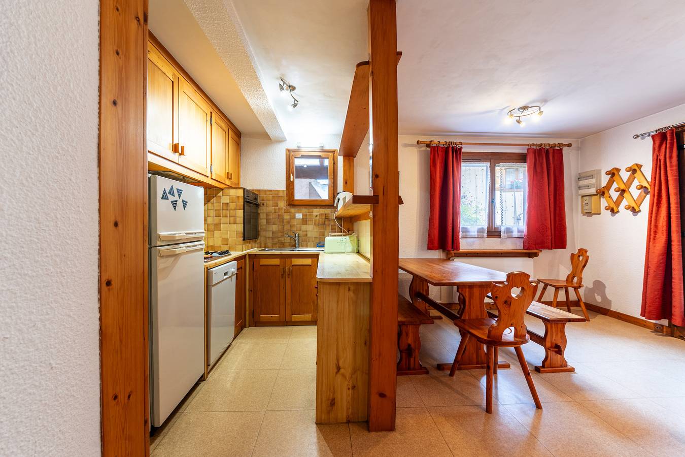 Appartement entier, Appartement 'La Bévéria 5' avec terrasse privée et jardin partagé in Pralognan-la-Vanoise, Parc National de la Vanoise
