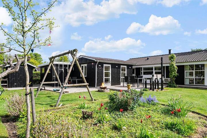 Ferienhaus für 6 Personen, mit Terrasse und Garten in Dyngby Strand - 3