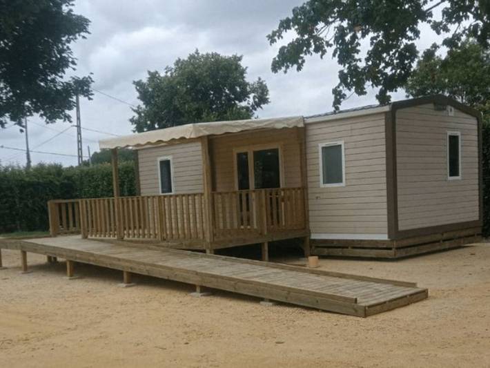 Camping pour 4 personnes, avec Terrasse