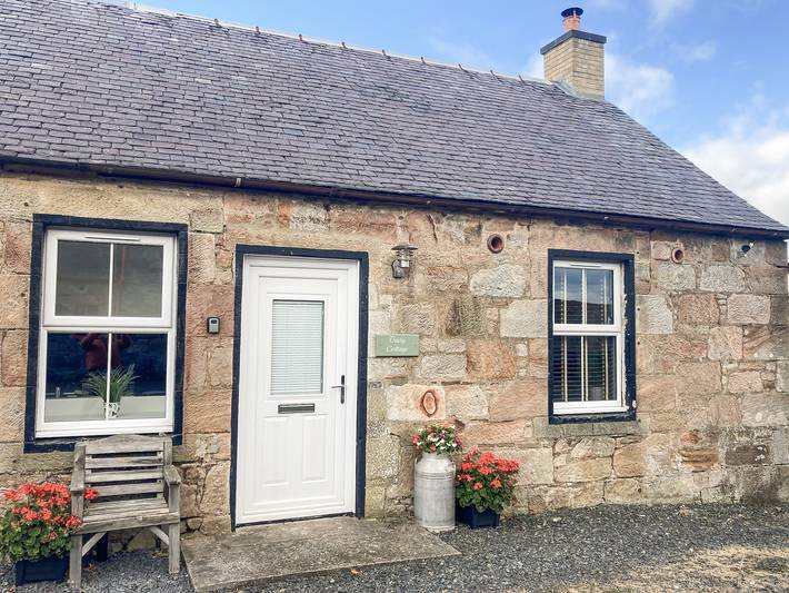 Log cabin for 2 people, with garden in Ayrshire