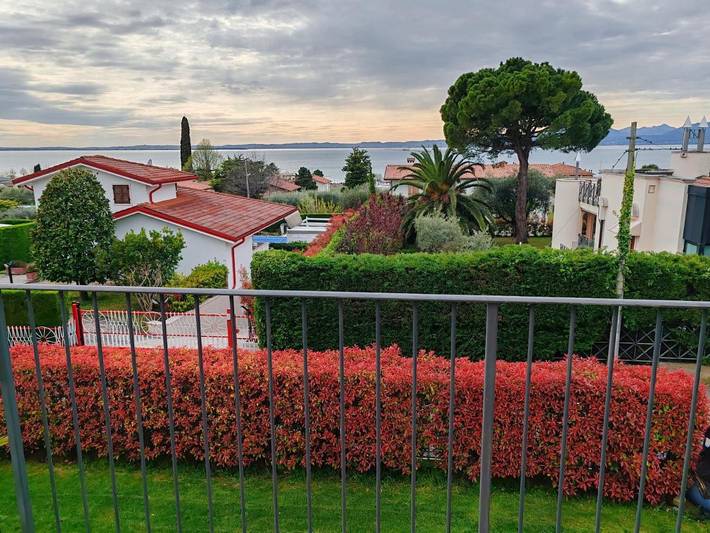 Ferienwohnung für 4 Personen, mit Balkon und Terrasse sowie Garten und Pool