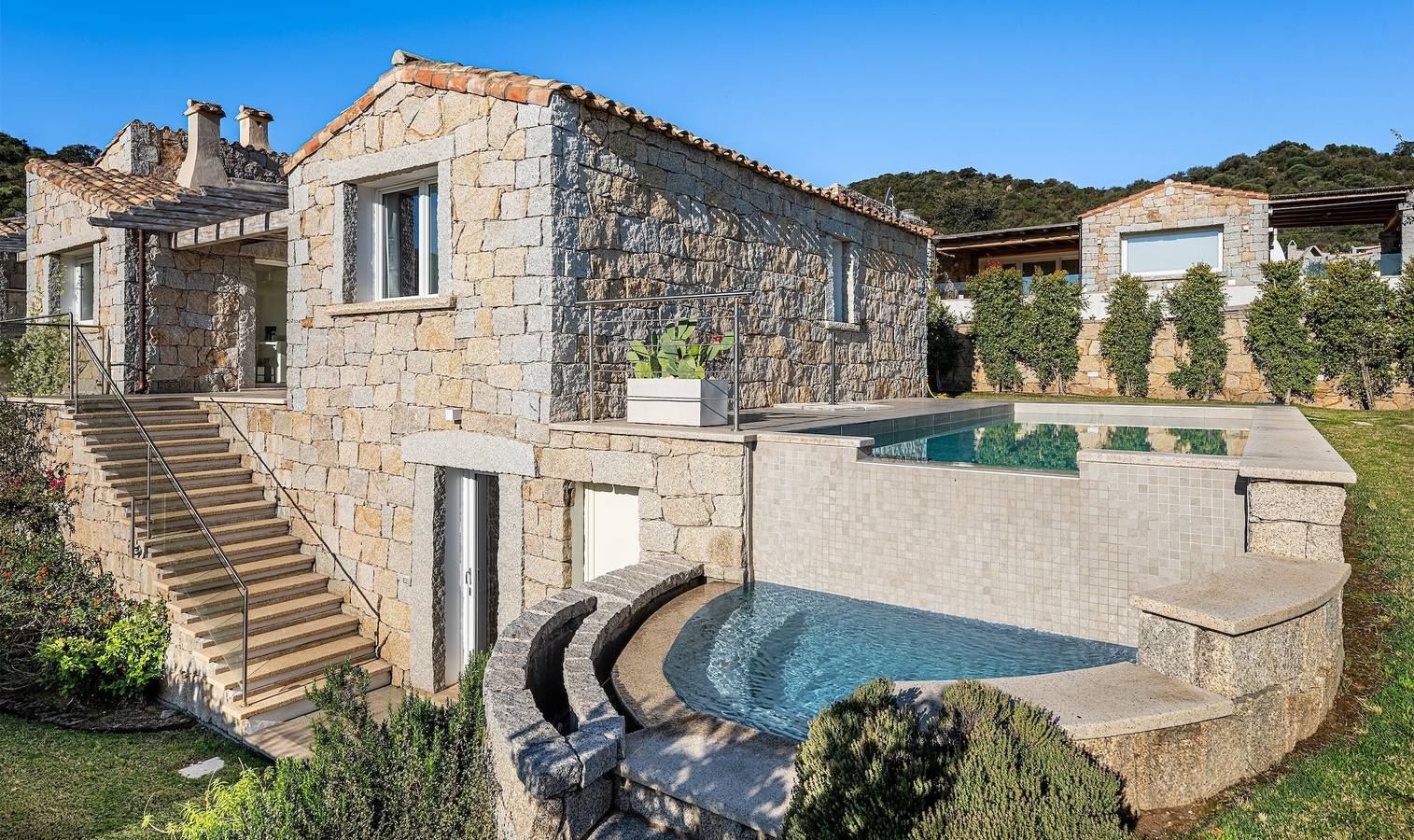 Villa 'Laccus 6' with Sea View, Wi-Fi and Air Conditioning in Cagliari Province