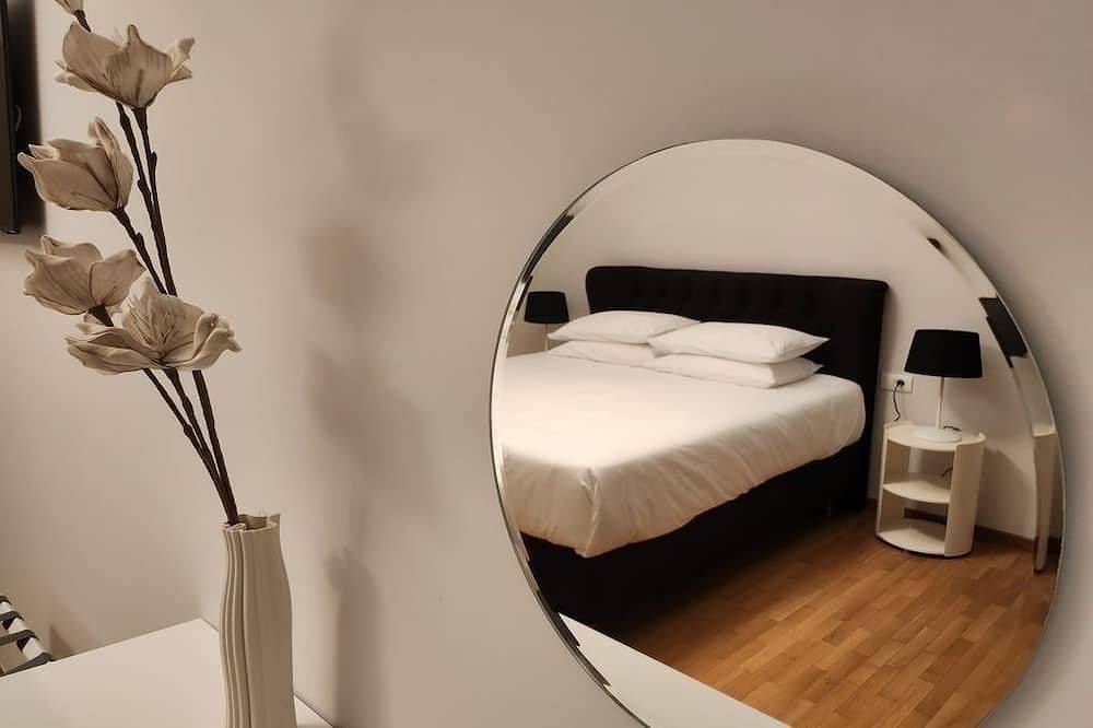 Geheel appartement, Big size appartment at the port of the old city of Nafplio with view to the sea. in Nauplion, Argolis