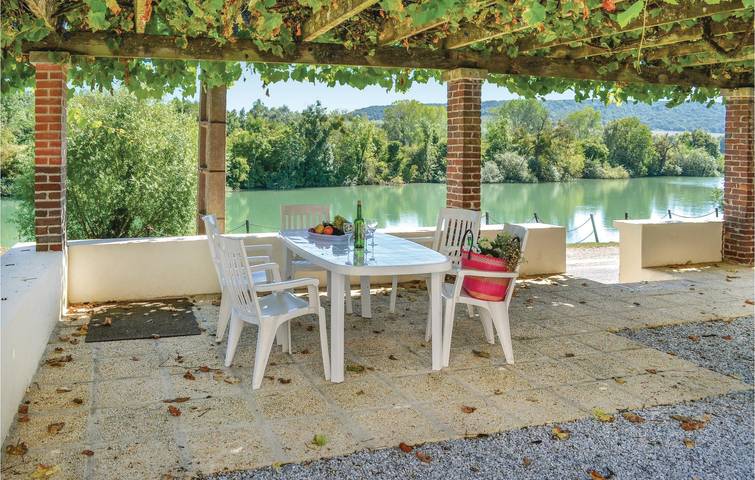 Location de vacances pour 6 personnes, avec terrasse dans l' Aisne - 2