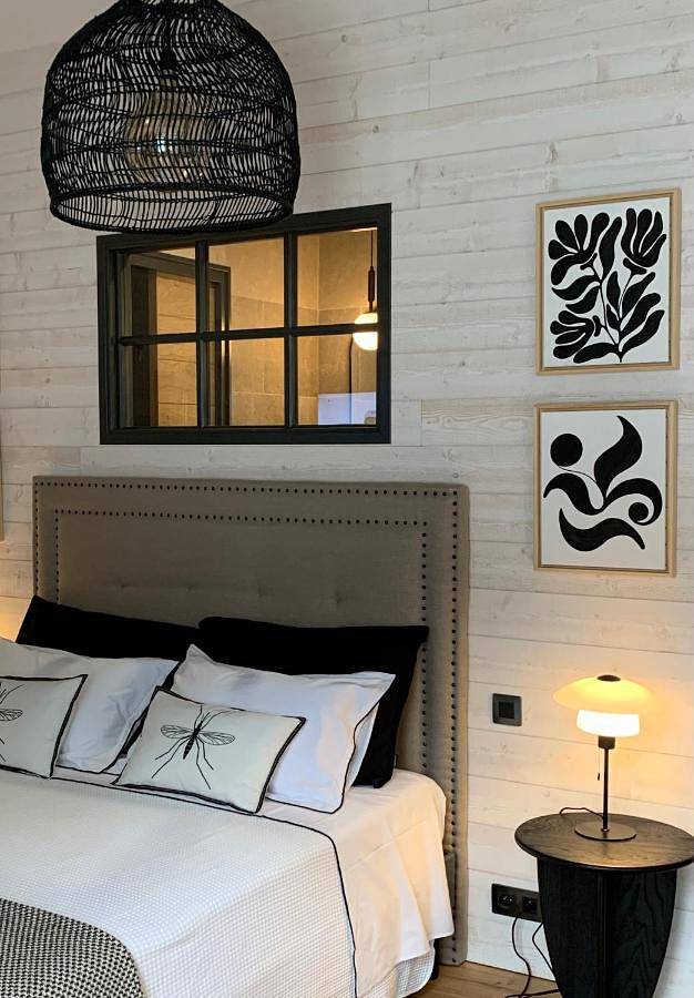 Gîte pour 2 personnes, avec piscine ainsi que vue et jardin, animaux acceptés à Saint-Laurent-des-Bâtons - 4