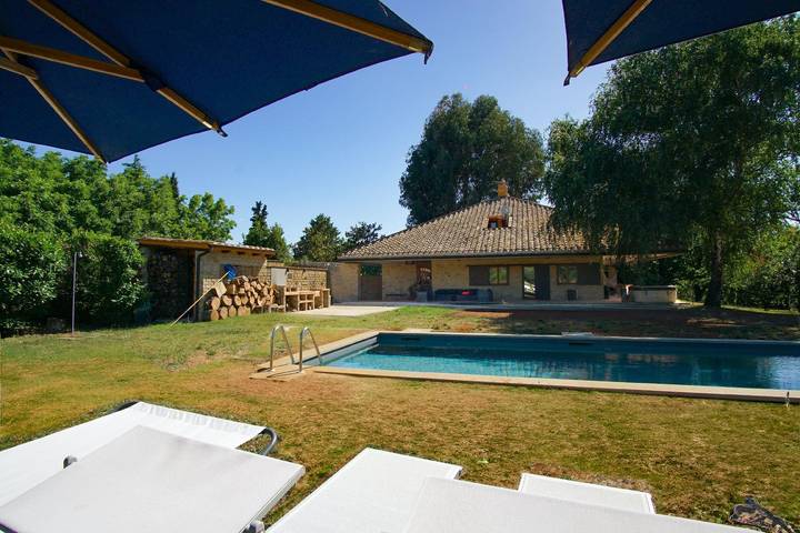 Casa vacanza per 8 persone, con giardino e idromassaggio nonché terrazza sul Lago di Bracciano