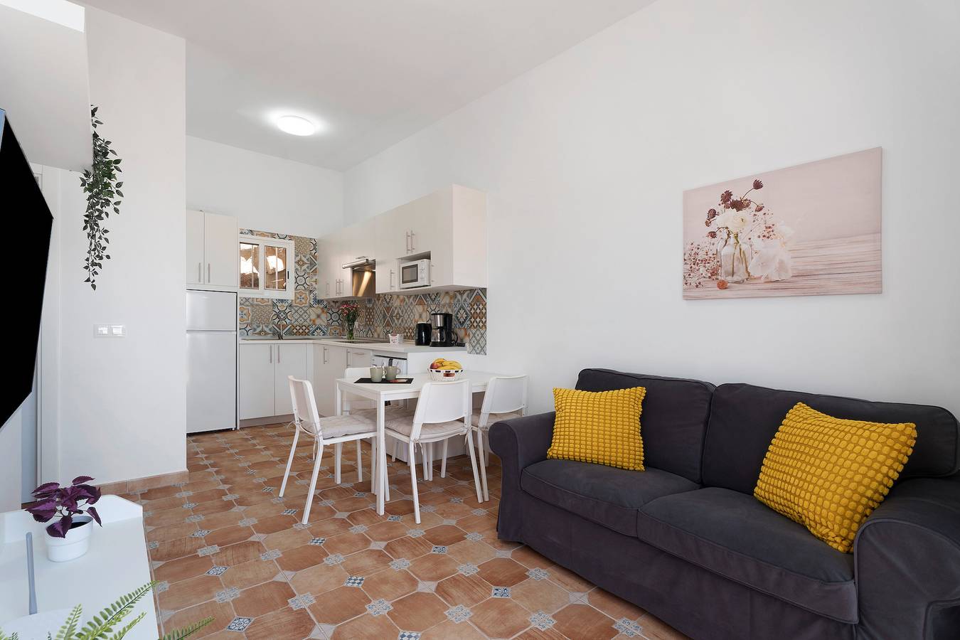 Apartamento entero, Vacaciones 'La Sabina De Manuel3' con vistas al mar, terraza privada y Wi-Fi in San Miguel de Abona, Tenerife Sur