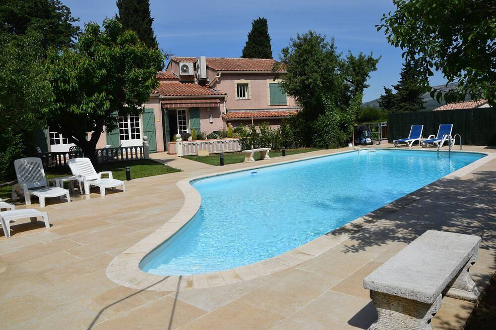 Spacieuse Villa provençale avec grande piscine entre Marseille et Cassis in Aubagne, Côte méditerranéenne (France)