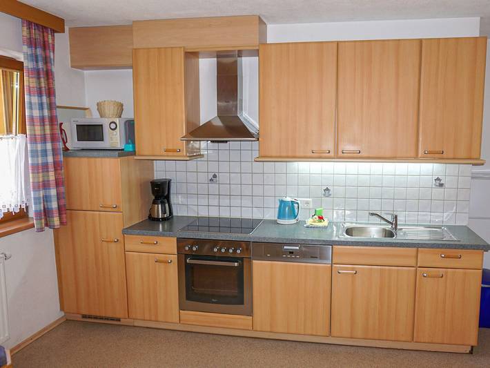 Ferienwohnung für 10 Personen, mit Balkon und Terrasse sowie Garten und Ausblick in Pettneu am Arlberg - 2