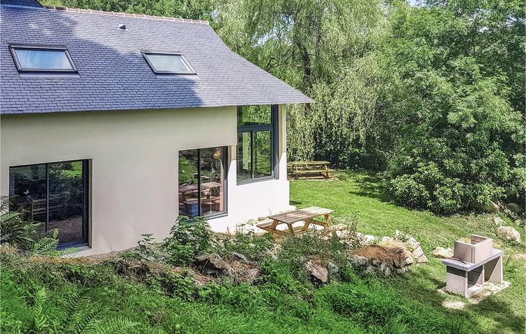 Apartamento de 112 m2 con aparcamiento, TV, congelador, jardín e Internet, a 200 m del río L'Isole in Bannalec, Region de Quimper