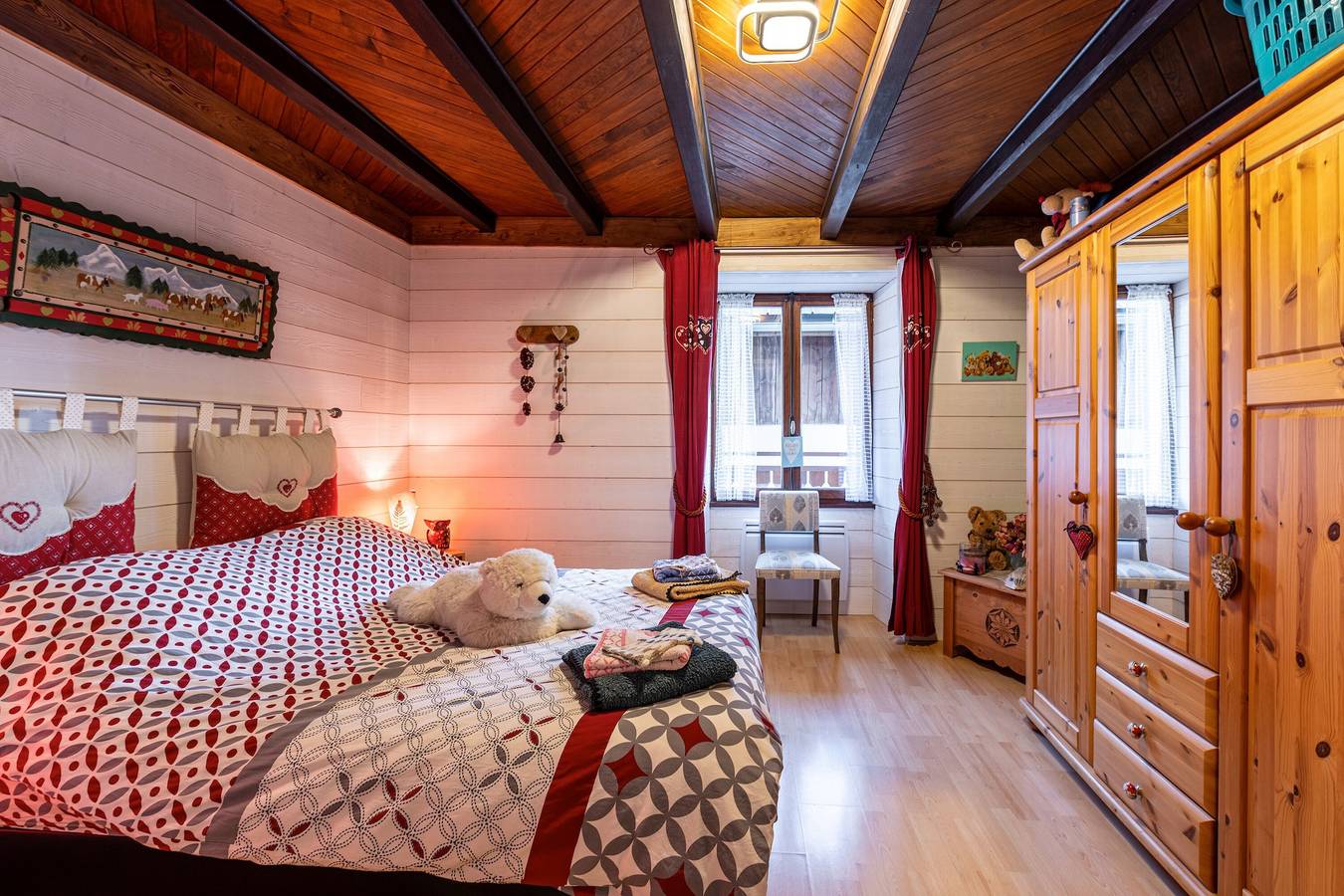 Appartement 'Aux 4 Saisons' met uitzicht op de bergen, privéterras en Wi-Fi, foto 14