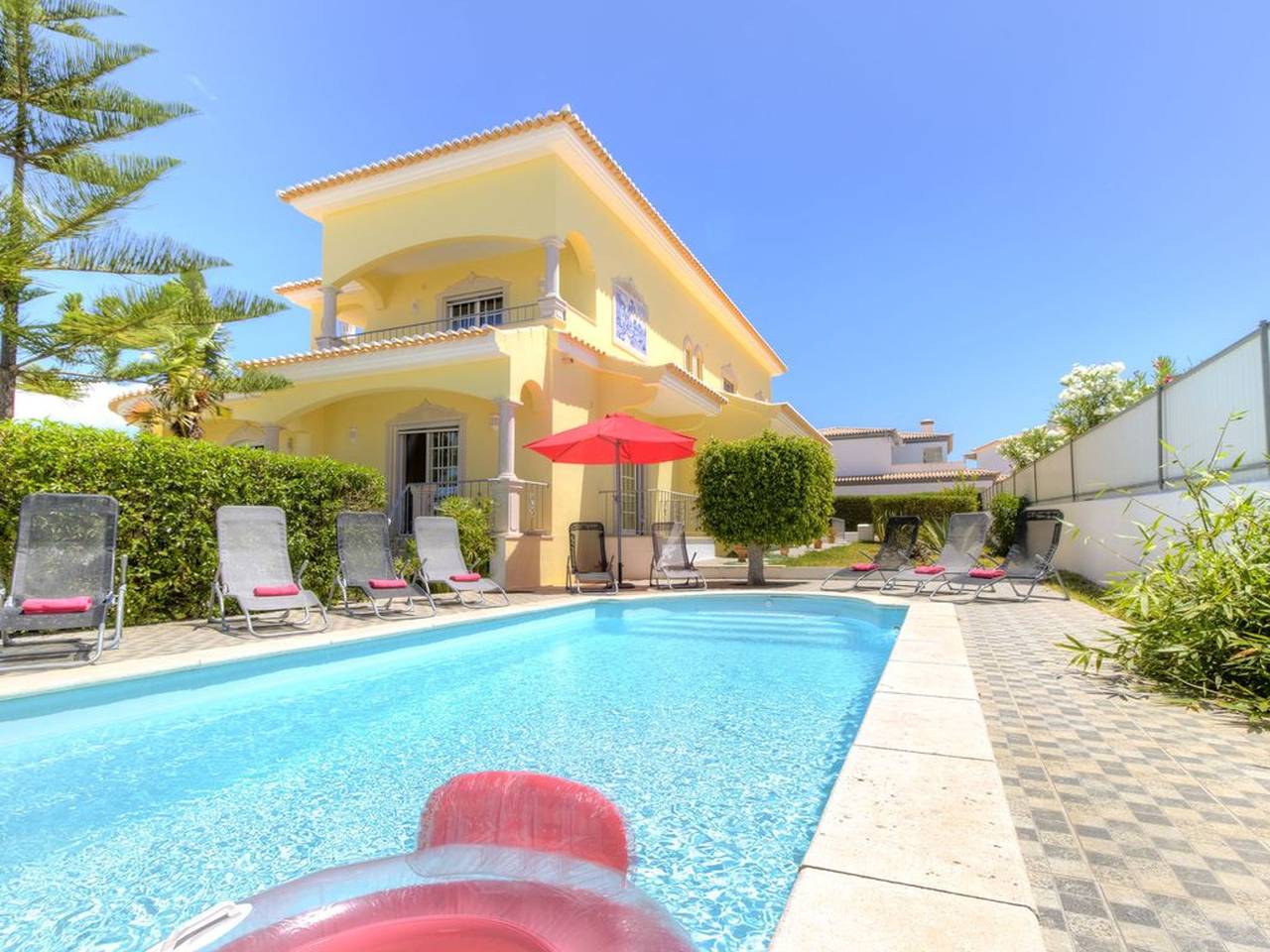 Villa für 12 Personen mit Balkon in Parchal, Estômbar e Parchal