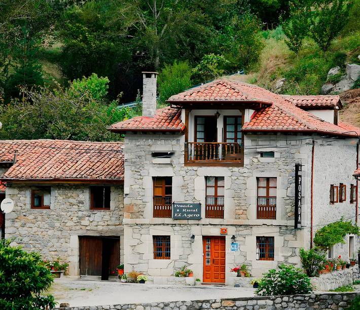 Vacation rental for 13 people, with Balcony and Yard in Cantabria