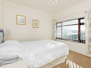 Log Cabin for 4 People in Salcombe, Devon, Photo 4