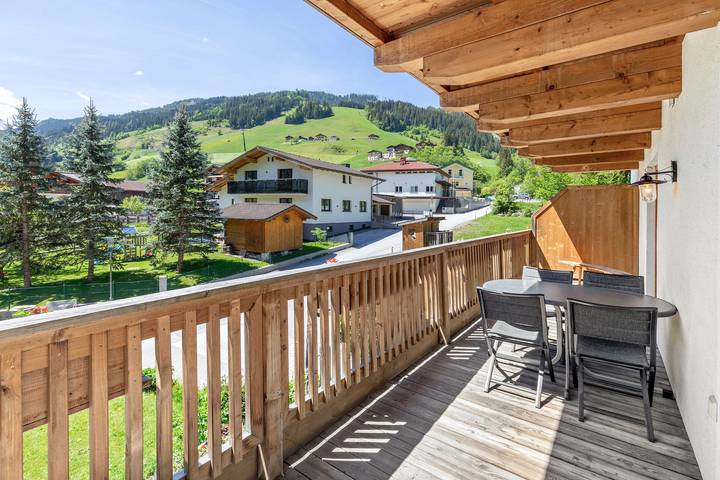 Ganze Wohnung, Apartment 'Stockinger B4' mit Bergblick, Gemeinschaftsgarten und Wlan in Hohe Tauern, Großarl