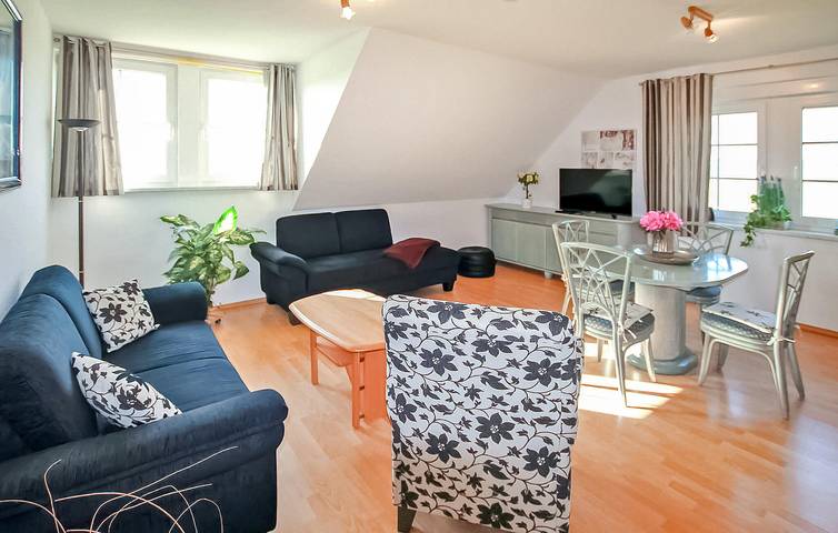 Ganze Ferienwohnung, Gemütliches Strandappartement mit Garten, Parkplatz und Kabel-TV in Hohen Wangelin, Naturpark Nossentiner/Schwinzer Heide