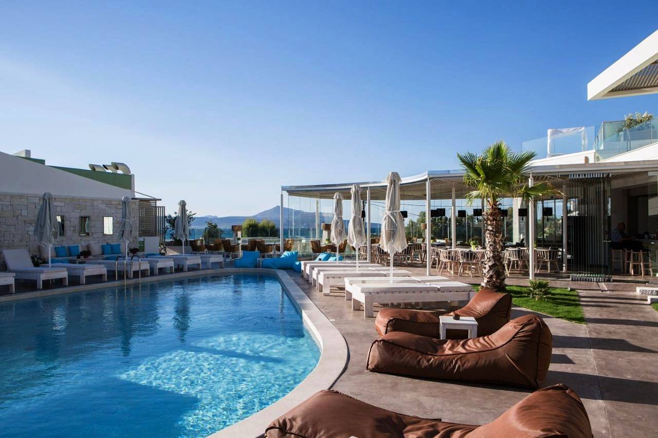 Hôtel pour 3 personnes avec piscine in Almyrida, Vámos