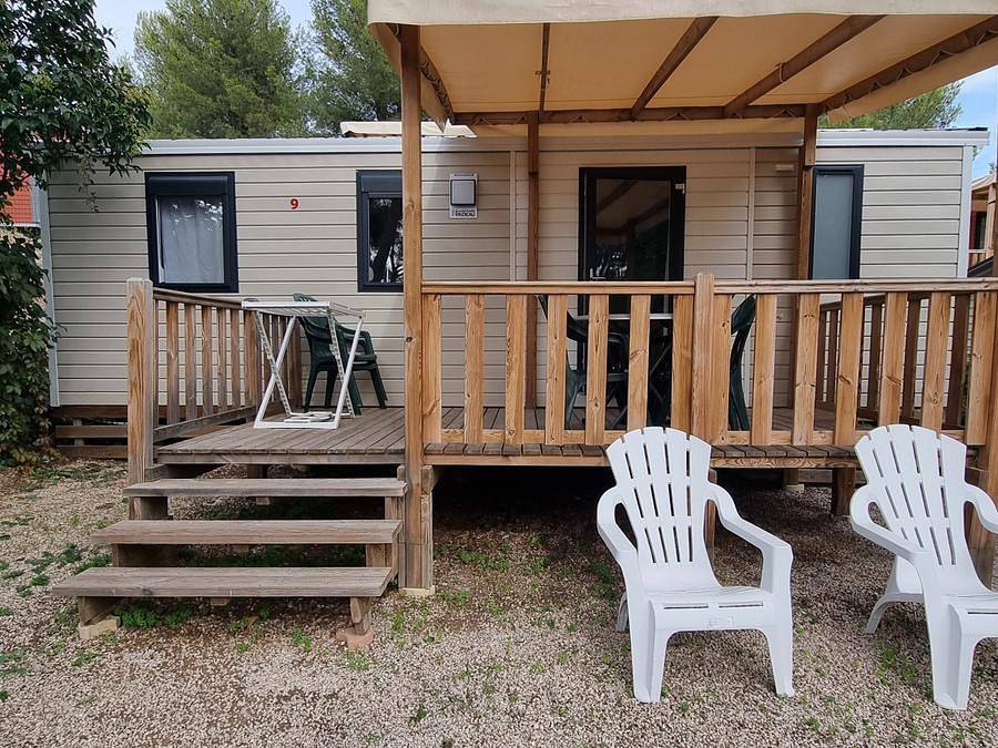 Camping de Ceyreste - Mobilheim 6 personen - Confort 3 Schlafzimmer 8.60m x 4m (34m²) + halbüberdachte Terrasse + Klimaanlage + Fernseher in Ceyreste, Marseille und Umgebung