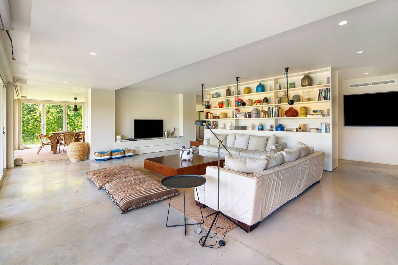 Villa 'Nine' with Private Pool, Wi-Fi and Air Conditioning in Vale do Lobo, Quarteira