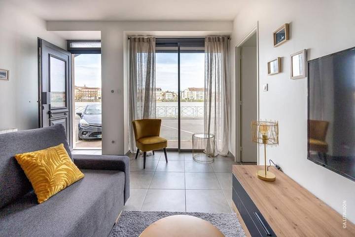 Gîte pour 4 personnes, avec Vue à Saint-Laurent-sur-Saône