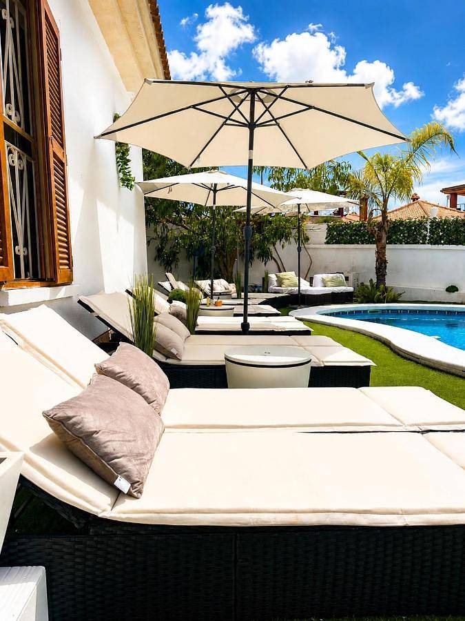 Villa pour 25 personnes, avec piscine ainsi que terrasse et vue, animaux acceptés à Benidorm - 4
