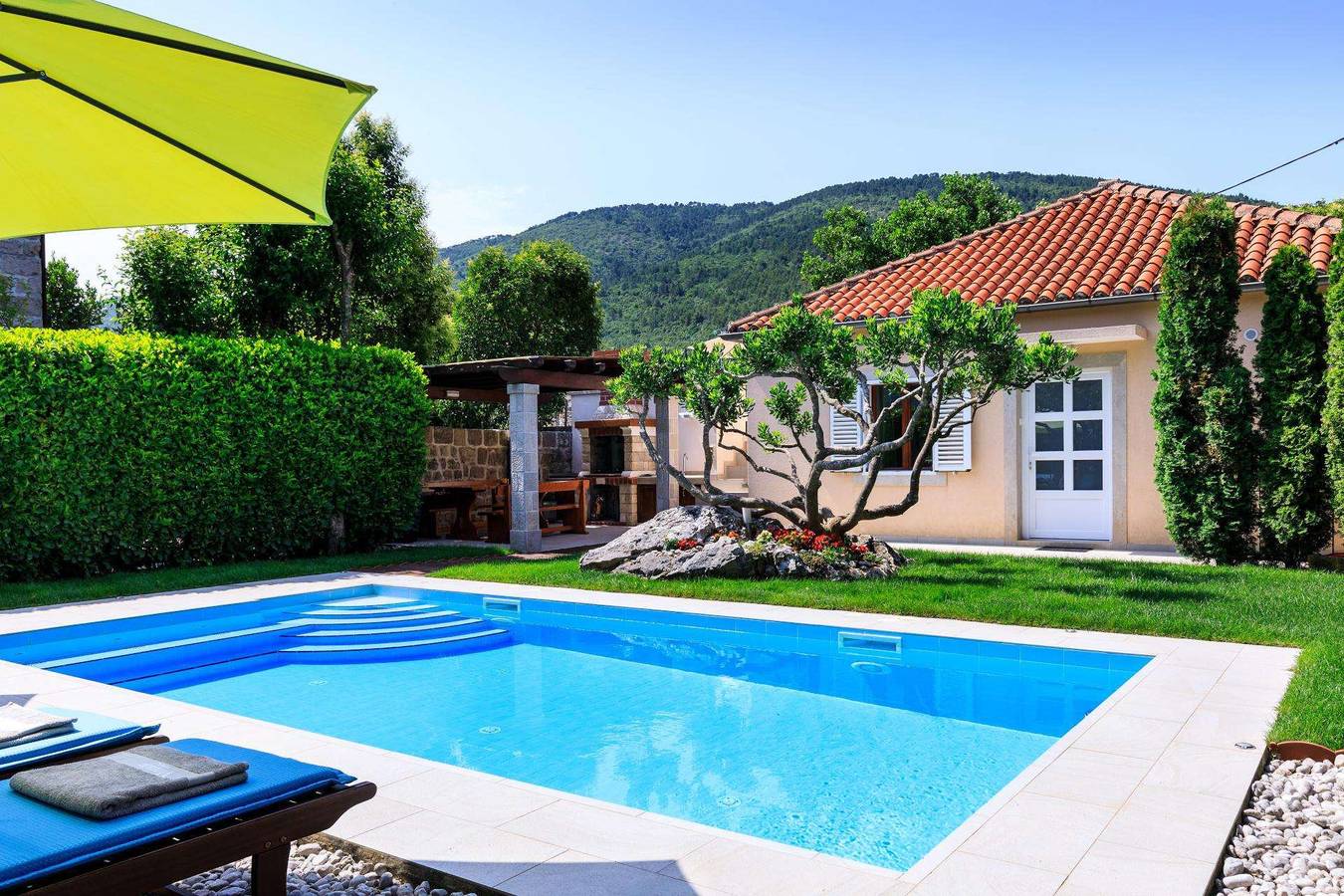 Villa per 4 Persone in Gruda, Canali