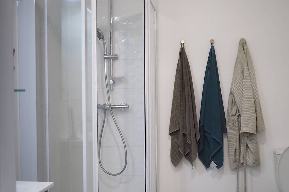Entire apartment, Large studio with direct access to Paris in Noisy-le-Sec, Seine-Saint-Denis