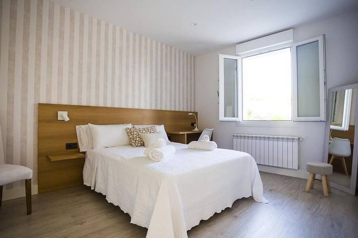 Balcony at Arousa - Upscale Getaway + Patio in Vilaxoán, Vilagarcía de Arousa