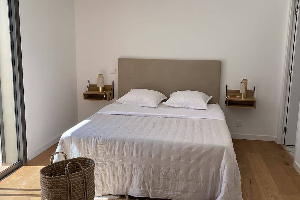 Modern villa with heated swimming pool on the edge of vineyards in Ghisonaccia, Corte und Umgebung