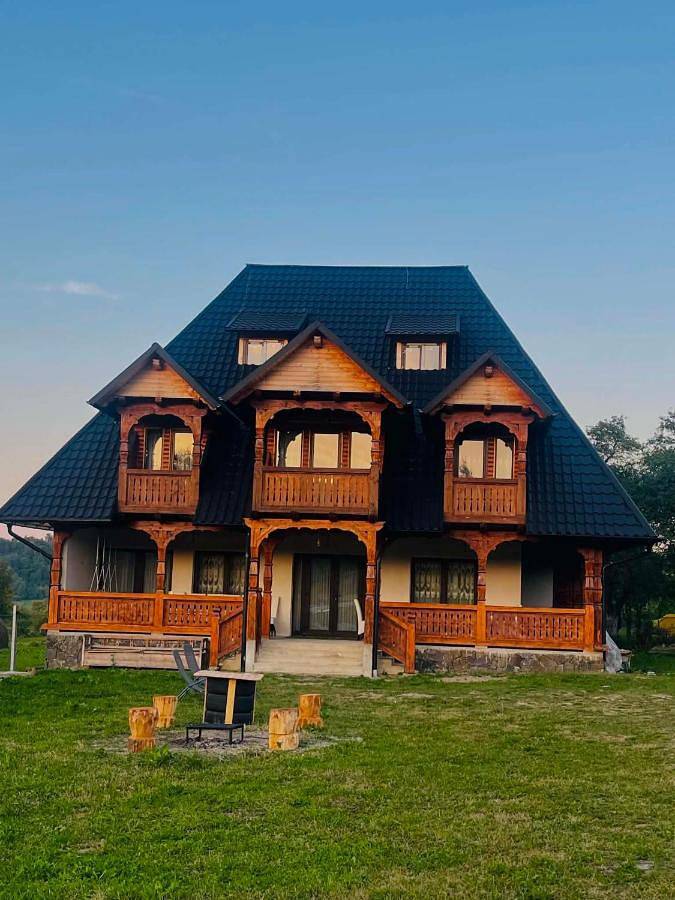 Gîte pour 4 personnes, avec Balcon et Terrasse ainsi que Jardin et Vue dans Breb - 2