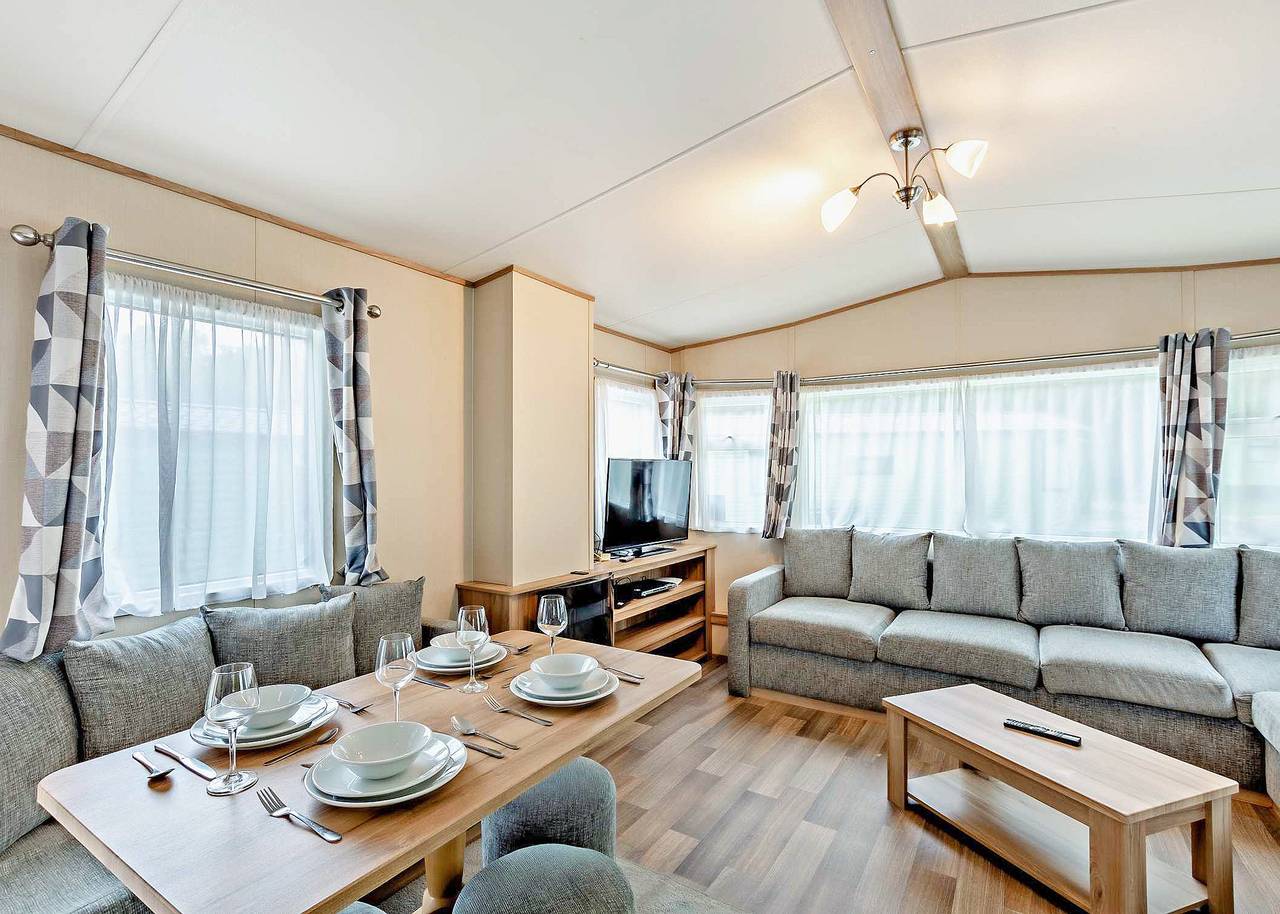Gold 2 Bedroom Caravan, Sleeps 6. With parking in Bowness-on-Windermere, Lake District