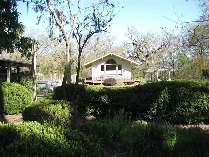 Cottage for 2 people, with hot tub and terrace as well as garden and pool - 1