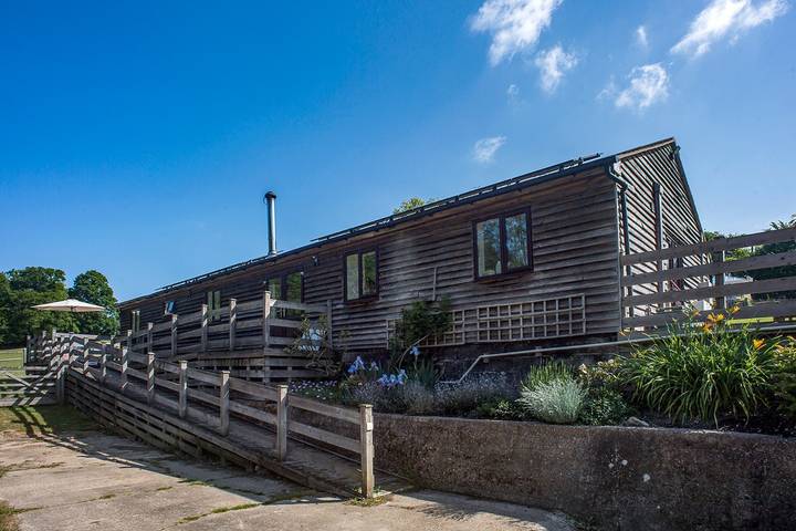 Rental for 8 people, with garden and terrace, with pets in East Sussex