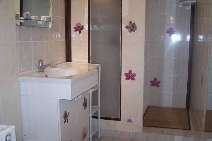 Gîte pour 4 personnes, avec terrasse et jardin à Hirel - 3