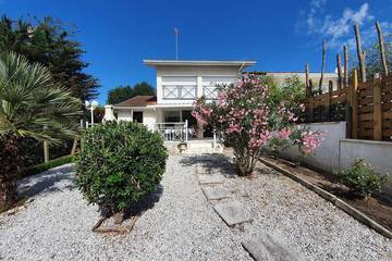 Cottage pour 6 personnes, avec jardin et terrasse dans Taussat