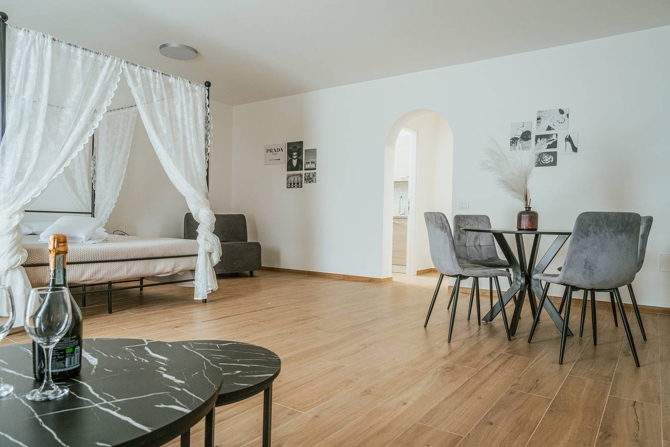 Gotha Beach Srl - Suite Narciso in Ladispoli, Province de Rome