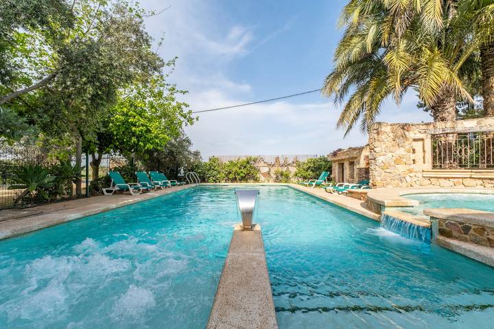 Finca 'La Carrasca - Naranja' mit Gemeinschaftspool, Wi-Fi und Klimaanlage in Catral, Alicante Provinz