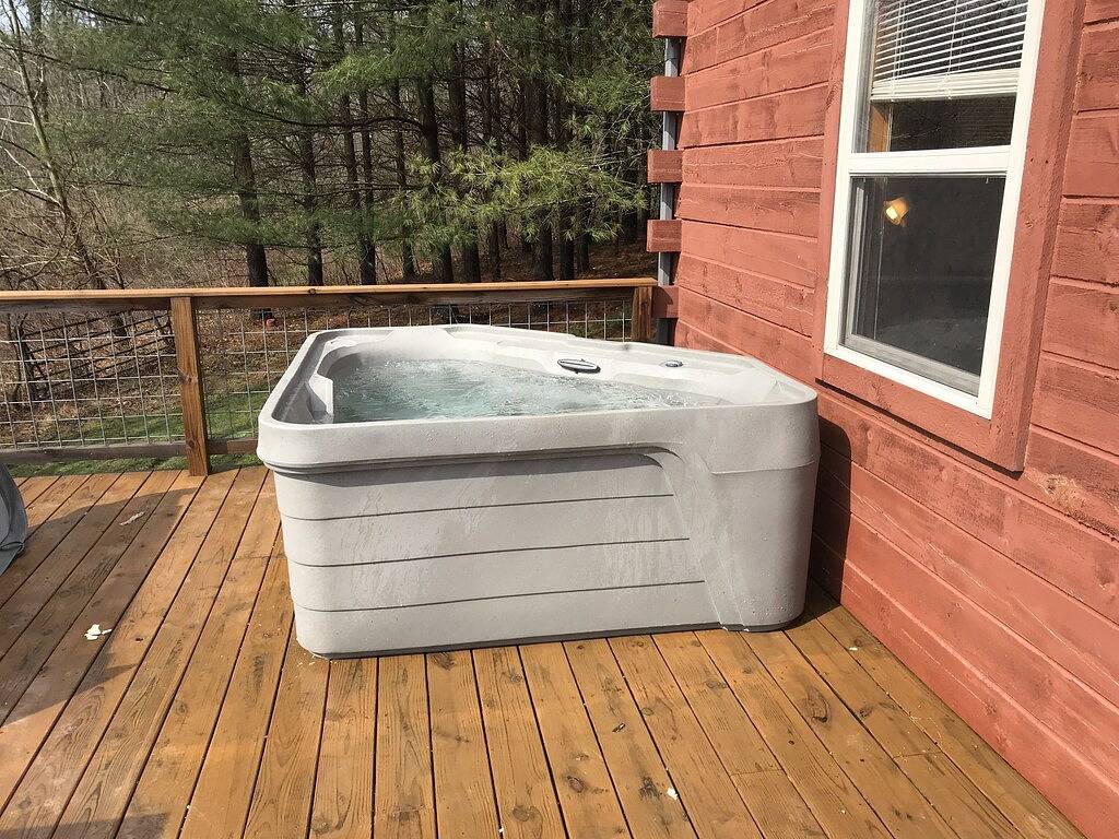 Whirlpool, Ruhig, Entspannen, Angeln, Wi-Fi, A. C., Feuerstelle, Windy 9, Whirlpool in Athens County