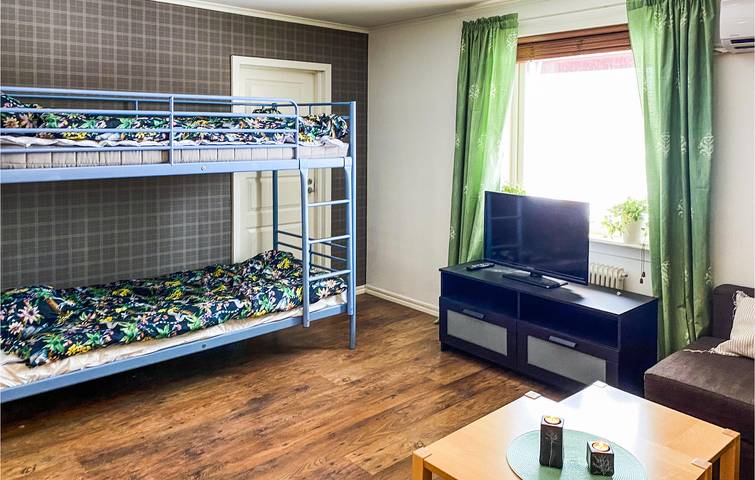 Ganze Ferienwohnung, Ferienwohnung für 4 Personen mit Terrasse in Tranås, Sommen
