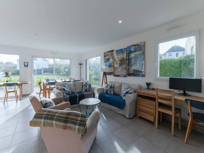 Location de vacances pour 10 personnes, avec jardin ainsi que piscine et terrasse à Saint-Pabu - 2